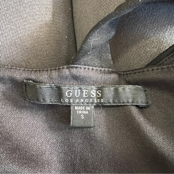 Black Crop Top || GUESS || size Small - Picture 2 of 3